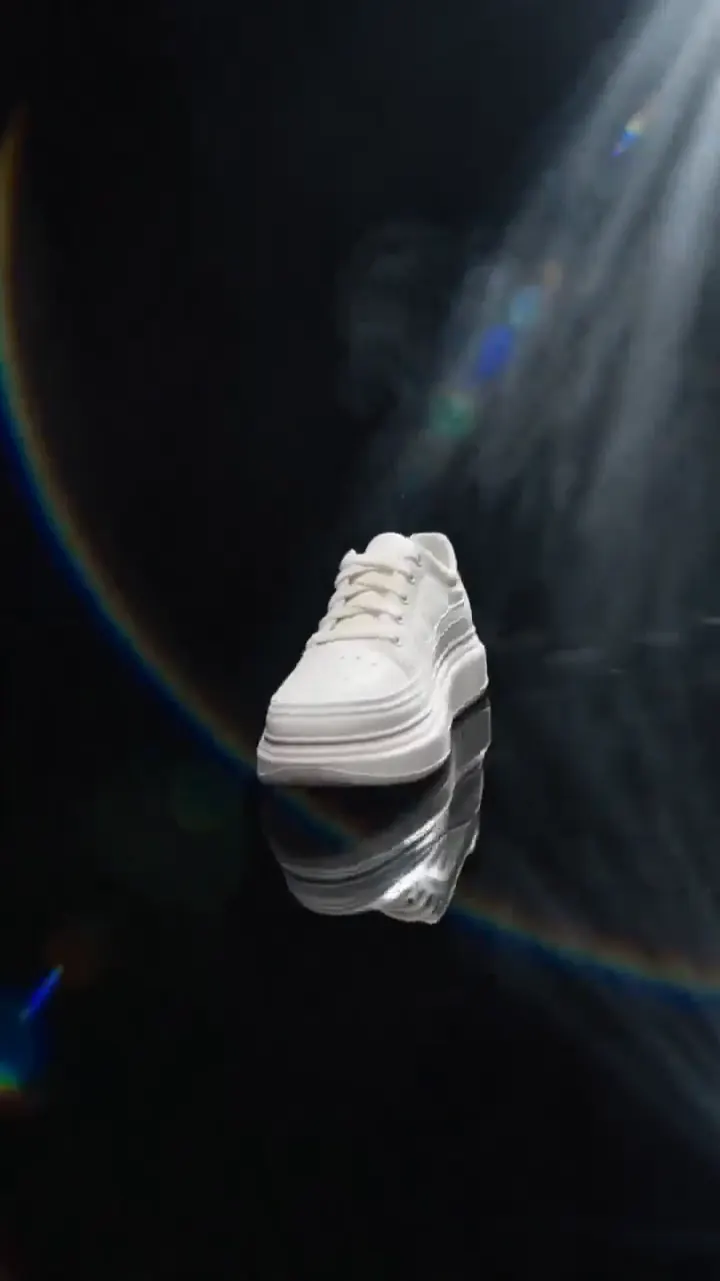 Sneakers : Packshot en lévitation